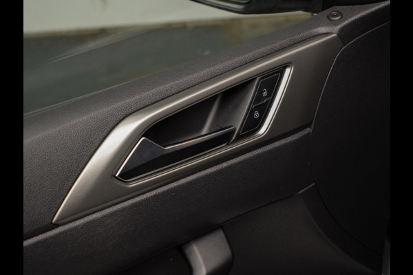 Volkswagen Polo 1.6 TDI Sport (APPLE CARPLAY,NAVI,ADAPTIVE CRUISE,DAB,ELEKTRISCH PAKKET,SPORTSTOELEN,NETTE STAAT)