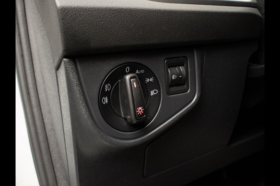 Volkswagen Polo 1.6 TDI Sport (APPLE CARPLAY,NAVI,ADAPTIVE CRUISE,DAB,ELEKTRISCH PAKKET,SPORTSTOELEN,NETTE STAAT)