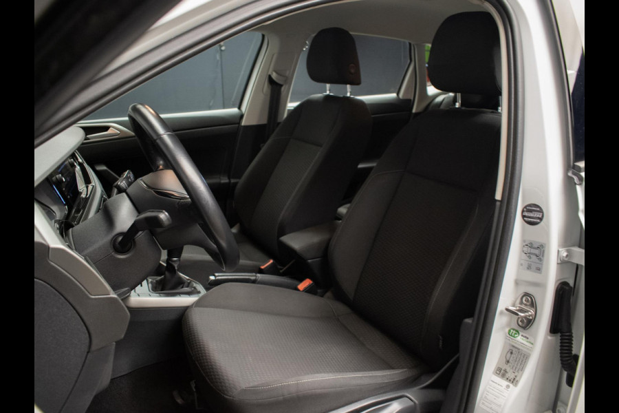 Volkswagen Polo 1.6 TDI Sport (APPLE CARPLAY,NAVI,ADAPTIVE CRUISE,DAB,ELEKTRISCH PAKKET,SPORTSTOELEN,NETTE STAAT)