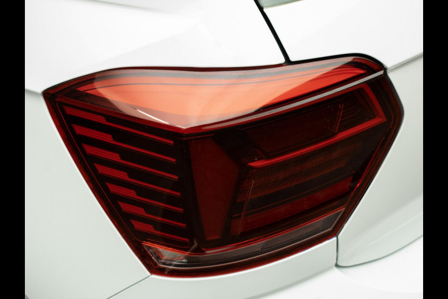 Volkswagen Polo 1.6 TDI Sport (APPLE CARPLAY,NAVI,ADAPTIVE CRUISE,DAB,ELEKTRISCH PAKKET,SPORTSTOELEN,NETTE STAAT)