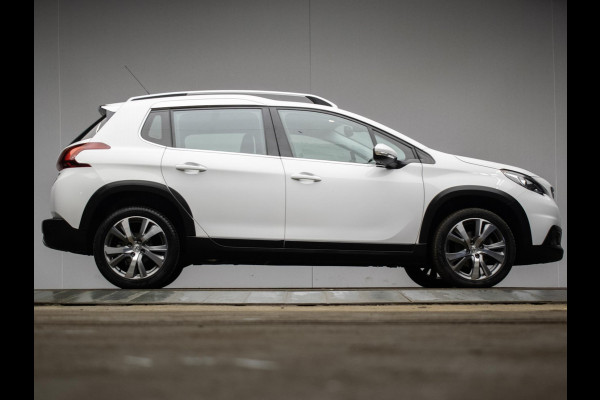 Peugeot 2008 1.2 PureTech Allure Sport (NAVI,CLIMATE,CRUISE,CAMERA,PDC,GRIP CONTROL,ELEKTRISCH PAKKET,SPORTSTOELEN,LM VELGEN)