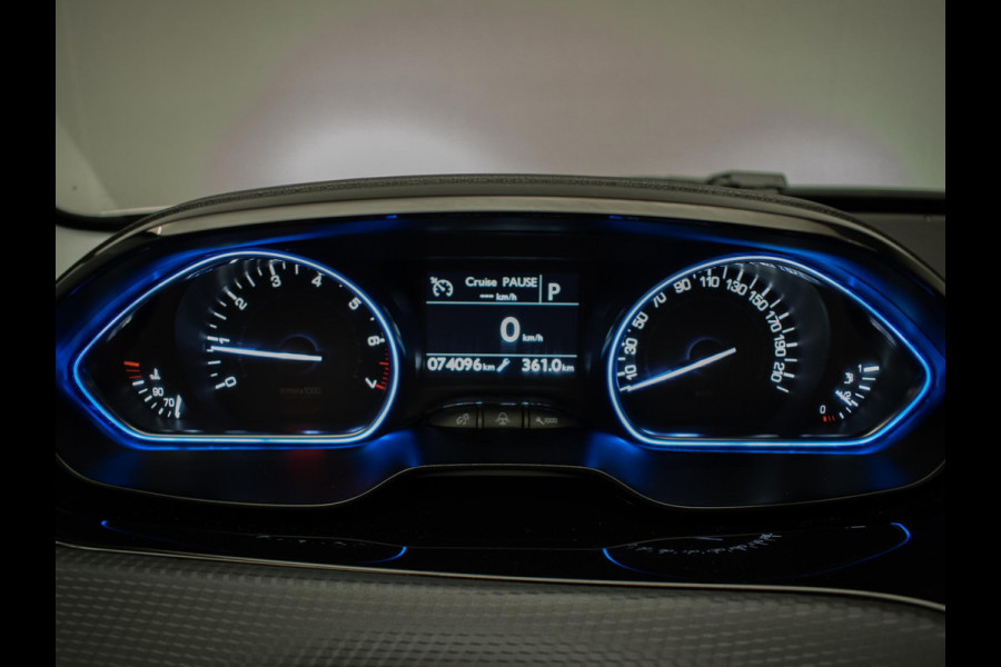 Peugeot 2008 1.2 PureTech Allure Sport (NAVI,CLIMATE,CRUISE,CAMERA,PDC,GRIP CONTROL,ELEKTRISCH PAKKET,SPORTSTOELEN,LM VELGEN)