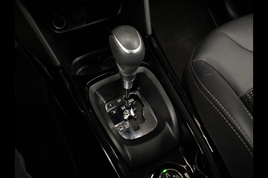 Peugeot 2008 1.2 PureTech Allure Sport (NAVI,CLIMATE,CRUISE,CAMERA,PDC,GRIP CONTROL,ELEKTRISCH PAKKET,SPORTSTOELEN,LM VELGEN)