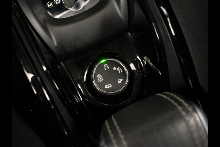 Peugeot 2008 1.2 PureTech Allure Sport (NAVI,CLIMATE,CRUISE,CAMERA,PDC,GRIP CONTROL,ELEKTRISCH PAKKET,SPORTSTOELEN,LM VELGEN)