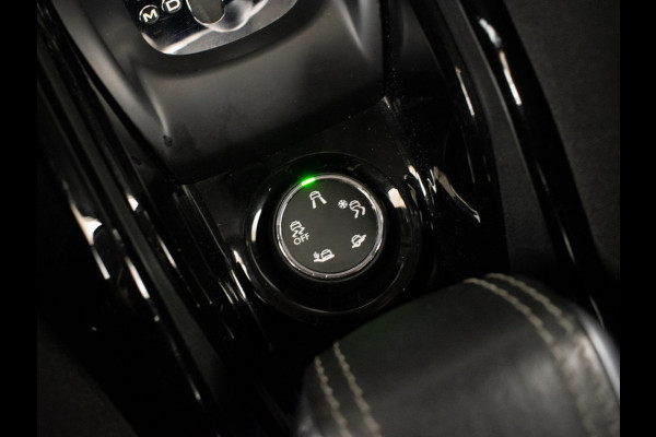 Peugeot 2008 1.2 PureTech Allure Sport (NAVI,CLIMATE,CRUISE,CAMERA,PDC,GRIP CONTROL,ELEKTRISCH PAKKET,SPORTSTOELEN,LM VELGEN)