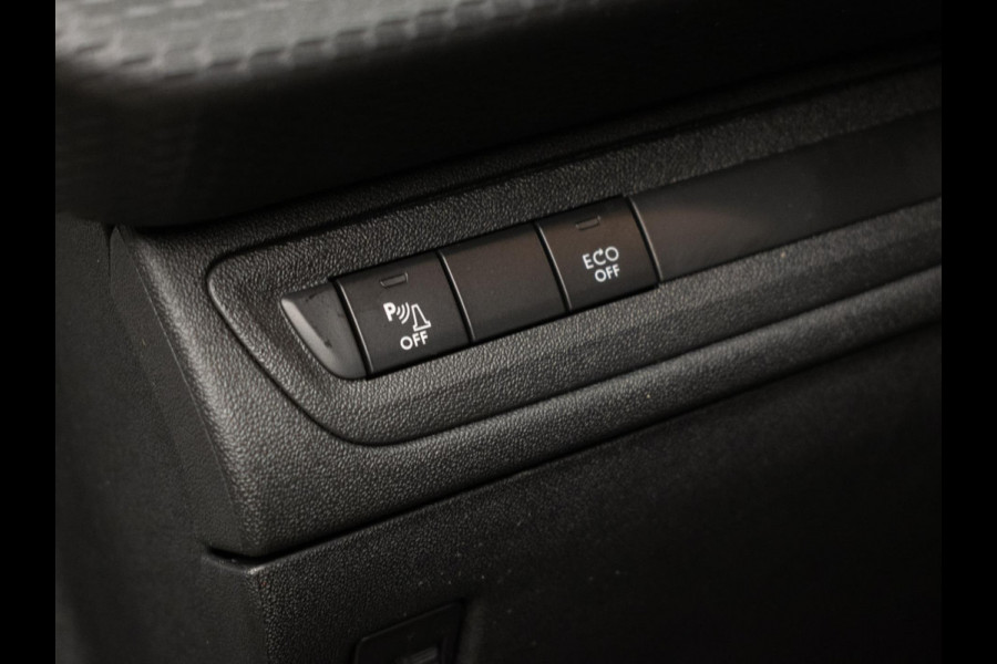 Peugeot 2008 1.2 PureTech Allure Sport (NAVI,CLIMATE,CRUISE,CAMERA,PDC,GRIP CONTROL,ELEKTRISCH PAKKET,SPORTSTOELEN,LM VELGEN)