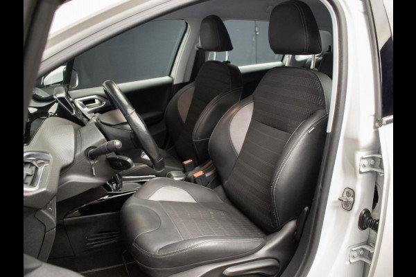 Peugeot 2008 1.2 PureTech Allure Sport (NAVI,CLIMATE,CRUISE,CAMERA,PDC,GRIP CONTROL,ELEKTRISCH PAKKET,SPORTSTOELEN,LM VELGEN)