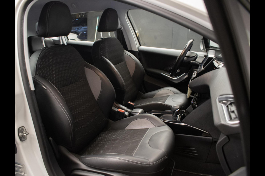 Peugeot 2008 1.2 PureTech Allure Sport (NAVI,CLIMATE,CRUISE,CAMERA,PDC,GRIP CONTROL,ELEKTRISCH PAKKET,SPORTSTOELEN,LM VELGEN)