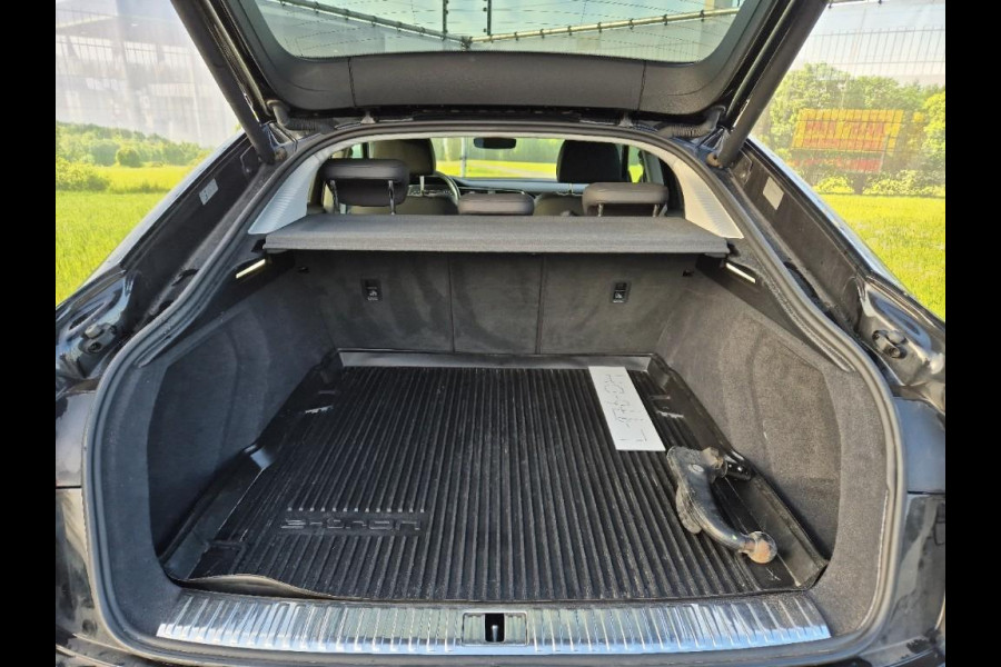 Audi e-tron Sportback 55 quattro edition 95 kWh | Trekhaak | Camera | 23 Inch |