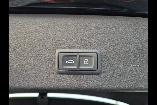 Audi e-tron Sportback 55 quattro edition 95 kWh | Trekhaak | Camera | 23 Inch |