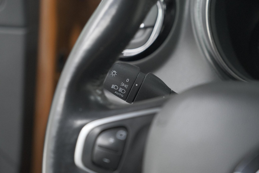 Renault Captur TCe 90 Intens | Camera | Dodehoekdetectie | Navigatie | Parkeersensoren