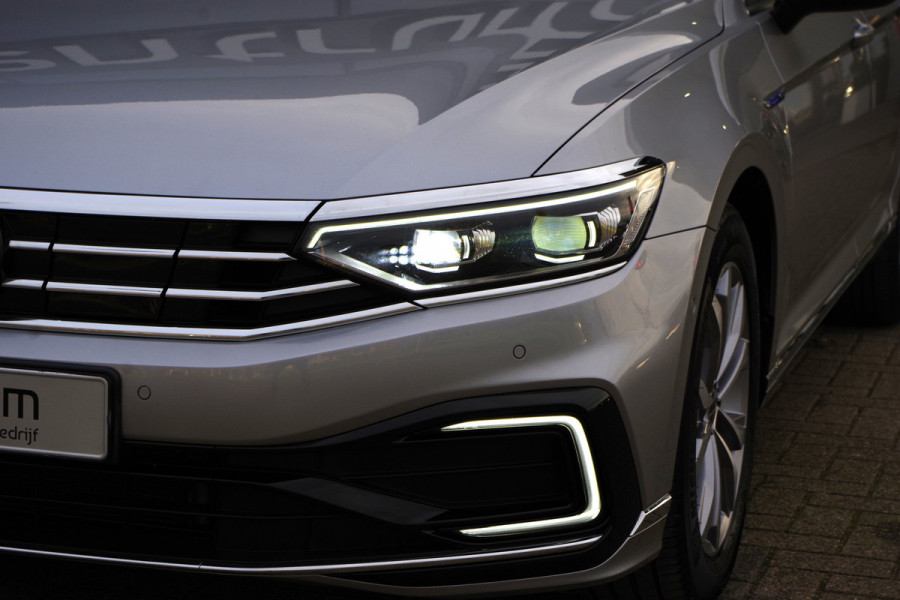 Volkswagen Passat Variant 1.4 TSI PHEV GTE 218 PK Business, Elek. Trekhaak, Panoramadak, Memory, Matrix LED, Winterpakket