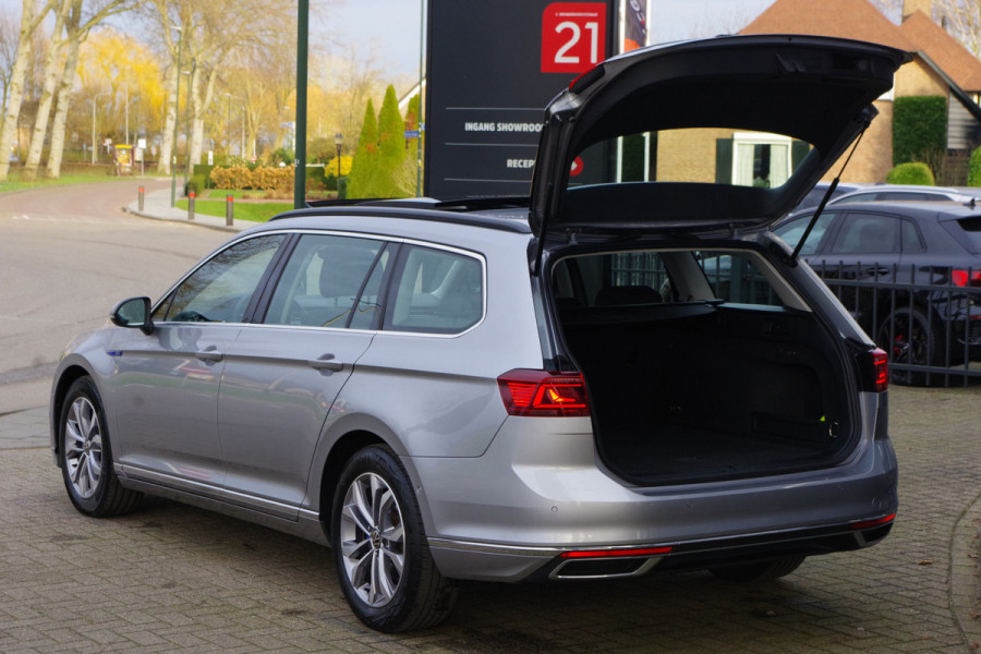 Volkswagen Passat Variant 1.4 TSI PHEV GTE 218 PK Business, Elek. Trekhaak, Panoramadak, Memory, Matrix LED, Winterpakket