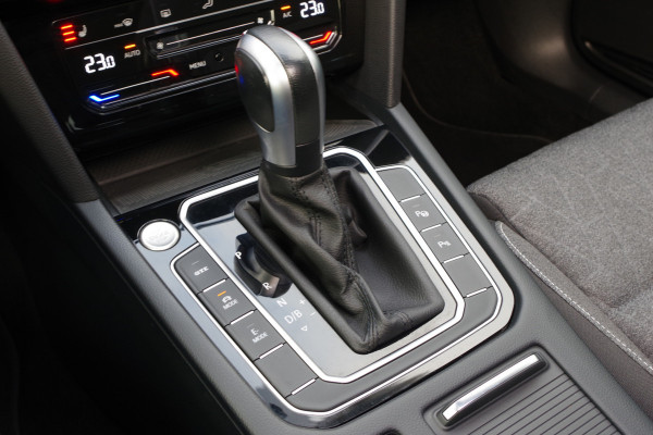 Volkswagen Passat Variant 1.4 TSI PHEV GTE 218 PK Business, Elek. Trekhaak, Panoramadak, Memory, Matrix LED, Winterpakket