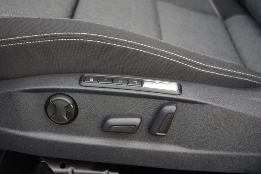 Volkswagen Passat Variant 1.4 TSI PHEV GTE 218 PK Business, Elek. Trekhaak, Panoramadak, Memory, Matrix LED, Winterpakket