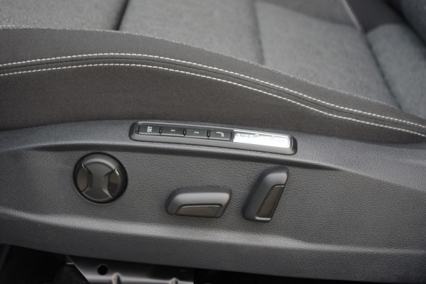 Volkswagen Passat Variant 1.4 TSI PHEV GTE 218 PK Business, Elek. Trekhaak, Panoramadak, Memory, Matrix LED, Winterpakket