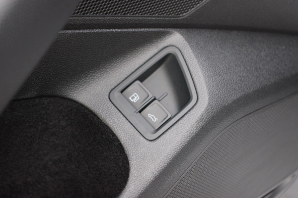 Volkswagen Passat Variant 1.4 TSI PHEV GTE 218 PK Business, Elek. Trekhaak, Panoramadak, Memory, Matrix LED, Winterpakket