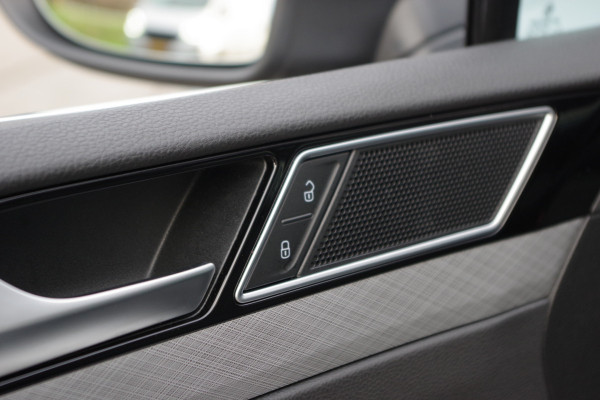 Volkswagen Passat Variant 1.4 TSI PHEV GTE 218 PK Business, Elek. Trekhaak, Panoramadak, Memory, Matrix LED, Winterpakket