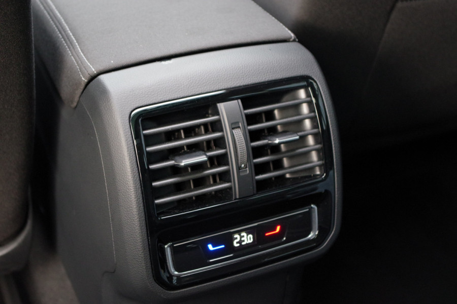 Volkswagen Passat Variant 1.4 TSI PHEV GTE 218 PK Business, Elek. Trekhaak, Panoramadak, Memory, Matrix LED, Winterpakket