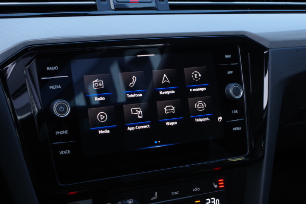 Volkswagen Passat Variant 1.4 TSI PHEV GTE 218 PK Business, Elek. Trekhaak, Panoramadak, Memory, Matrix LED, Winterpakket