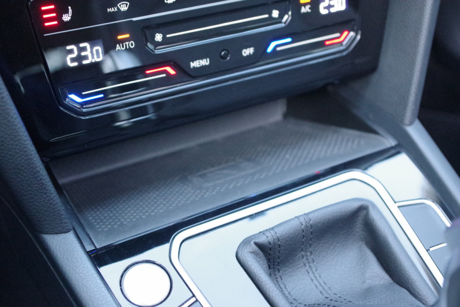 Volkswagen Passat Variant 1.4 TSI PHEV GTE 218 PK Business, Elek. Trekhaak, Panoramadak, Memory, Matrix LED, Winterpakket