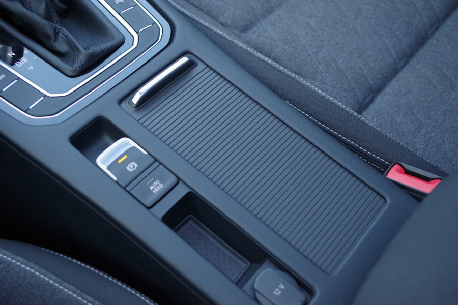 Volkswagen Passat Variant 1.4 TSI PHEV GTE 218 PK Business, Elek. Trekhaak, Panoramadak, Memory, Matrix LED, Winterpakket