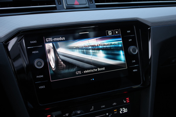 Volkswagen Passat Variant 1.4 TSI PHEV GTE 218 PK Business, Elek. Trekhaak, Panoramadak, Memory, Matrix LED, Winterpakket