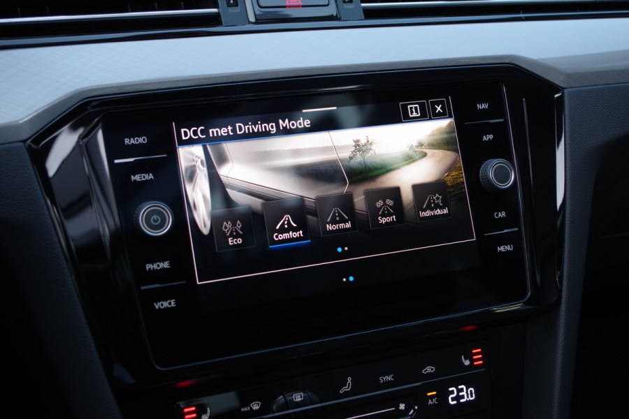 Volkswagen Passat Variant 1.4 TSI PHEV GTE 218 PK Business, Elek. Trekhaak, Panoramadak, Memory, Matrix LED, Winterpakket