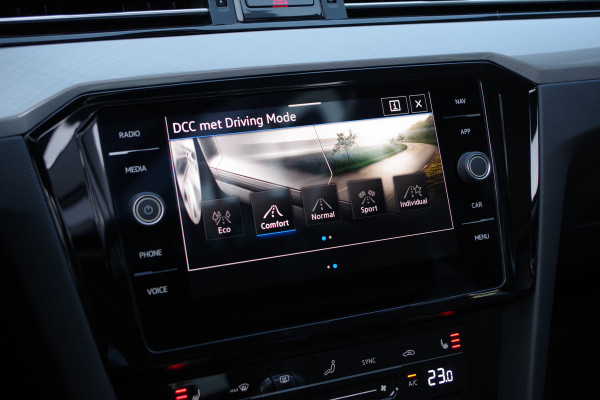 Volkswagen Passat Variant 1.4 TSI PHEV GTE 218 PK Business, Elek. Trekhaak, Panoramadak, Memory, Matrix LED, Winterpakket