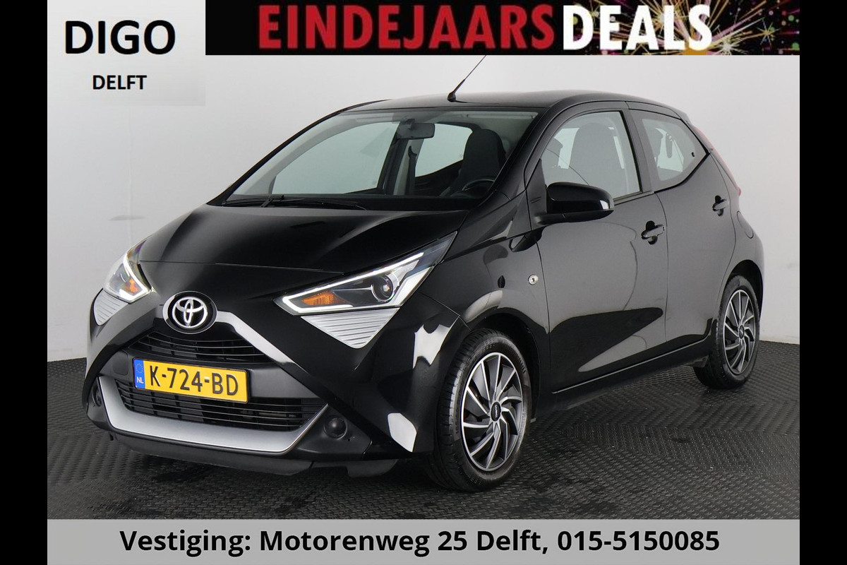 Toyota Aygo 1.0 VVT-i X-PLAY CARPLAY NAVI GARANTIE 2031 1e EIG BIJNA 2021. 100% ONDERHOUDEN .CAMERA.BLACK EDITION