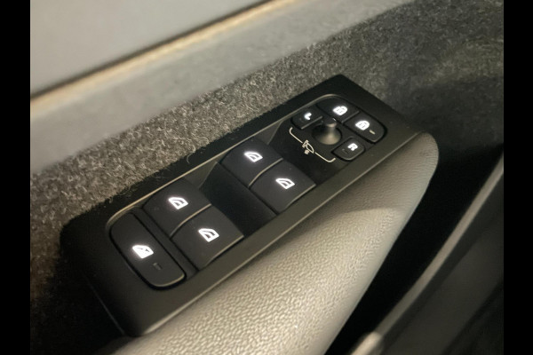 Volvo XC40 Recharge P8 AWD R-Design|92,4% SOH|1/2 LEDER|STOEL+STUURVERWARMING|NAVIGATIE|ACC|APPLE CARPLAY|NL-AUT|NAP|IN.BTW|1eEIG|