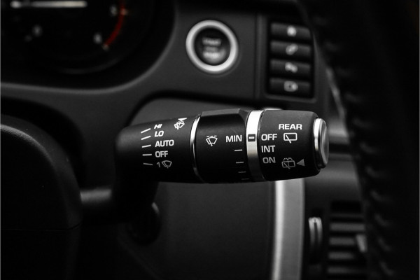 Land Rover Discovery Sport 2.0 TD4 SE Camera Leder Pano 18" Ori NL 45.000KM