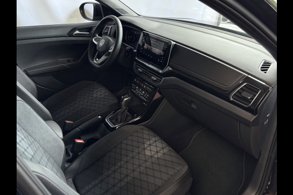 Volkswagen T-Cross ✅NIEUWE AUTO✅ TSI 115PK R-LINE EDITION TREKHAAK LED LMV IQ CAMERA STOELVERW ✅2025✅ "Volkswagen rijden begint bij Topautos.nl – 75 topmodellen direct op voorraad!"