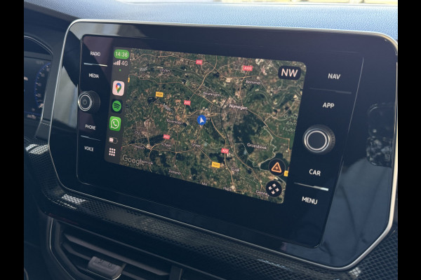 Volkswagen T-Cross 1.5 TSI 150PK R-LINE EDITION TREKHAAK LED 18''LMV IQ CAMERA STOELVERW BLINDSPOT. ✅2025✅ "Volkswagen rijden begint bij Topautos.nl – 75 topmodellen direct op voorraad!"