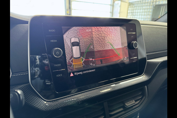 Volkswagen T-Cross 1.5 TSI 150PK R-LINE EDITION TREKHAAK LED 18''LMV IQ CAMERA STOELVERW BLINDSPOT. ✅2025✅ "Volkswagen rijden begint bij Topautos.nl – 75 topmodellen direct op voorraad!"