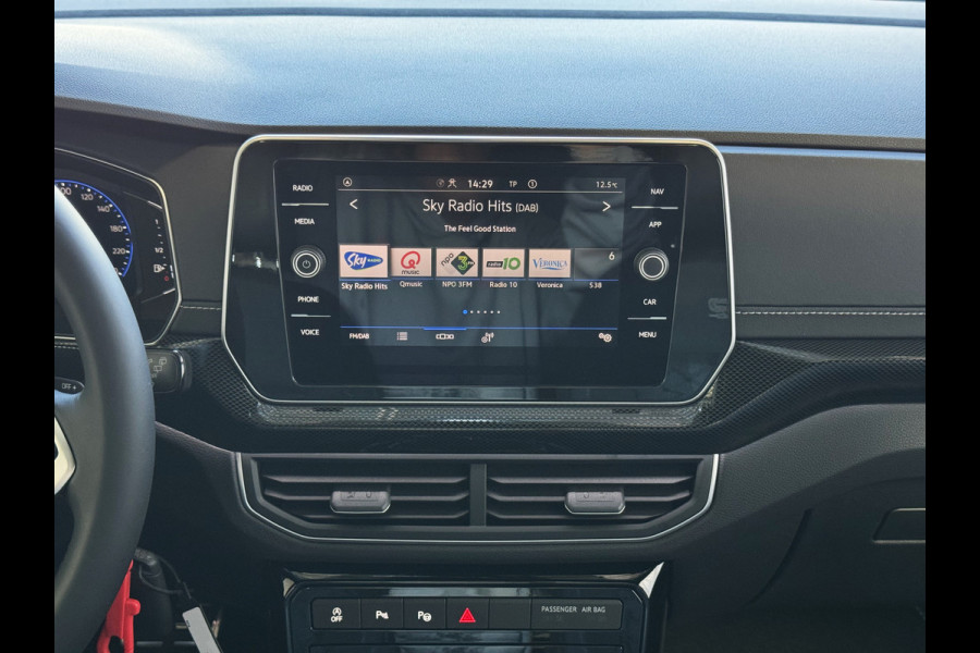 Volkswagen T-Cross 1.5 TSI 150PK R-LINE EDITION TREKHAAK LED 18''LMV IQ CAMERA STOELVERW BLINDSPOT. ✅2025✅ "Volkswagen rijden begint bij Topautos.nl – 75 topmodellen direct op voorraad!"