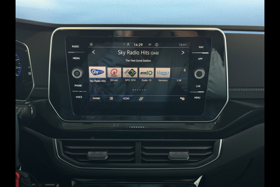 Volkswagen T-Cross 1.5 TSI 150PK R-LINE EDITION TREKHAAK LED 18''LMV IQ CAMERA STOELVERW BLINDSPOT. ✅2025✅ "Volkswagen rijden begint bij Topautos.nl – 75 topmodellen direct op voorraad!"