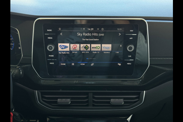 Volkswagen T-Cross 1.5 TSI 150PK R-LINE EDITION TREKHAAK LED 18''LMV IQ CAMERA STOELVERW BLINDSPOT. ✅2025✅ "Volkswagen rijden begint bij Topautos.nl – 75 topmodellen direct op voorraad!"