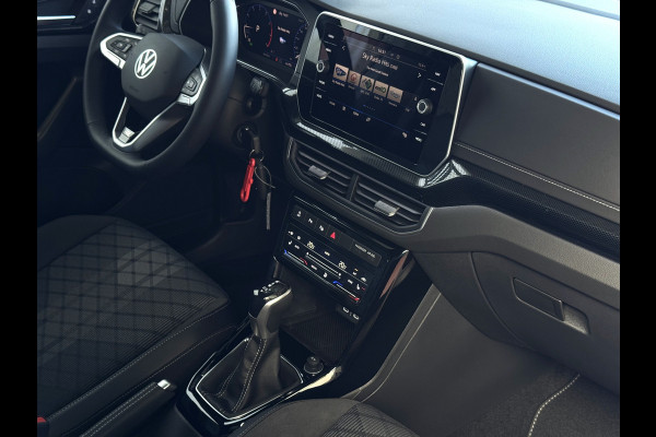 Volkswagen T-Cross 1.5 TSI 150PK R-LINE EDITION TREKHAAK LED 18''LMV IQ CAMERA STOELVERW BLINDSPOT. ✅2025✅ "Volkswagen rijden begint bij Topautos.nl – 75 topmodellen direct op voorraad!"