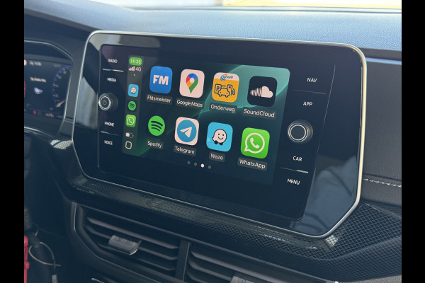 Volkswagen T-Cross 1.5 TSI 150PK R-LINE EDITION TREKHAAK LED 18''LMV IQ CAMERA STOELVERW BLINDSPOT. ✅2025✅ "Volkswagen rijden begint bij Topautos.nl – 75 topmodellen direct op voorraad!"