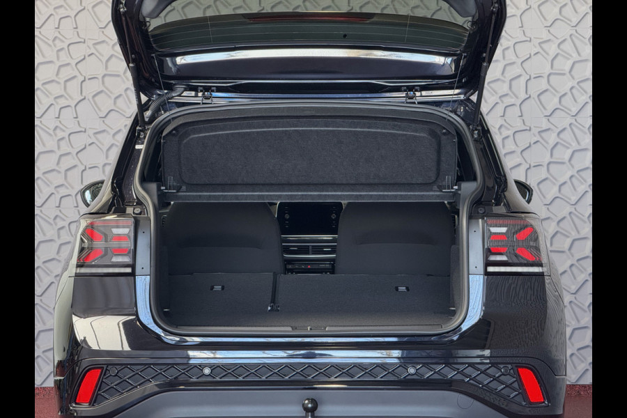 Volkswagen T-Cross 1.5 TSI 150PK R-LINE EDITION TREKHAAK LED 18''LMV IQ CAMERA STOELVERW BLINDSPOT. ✅2025✅ "Volkswagen rijden begint bij Topautos.nl – 75 topmodellen direct op voorraad!"