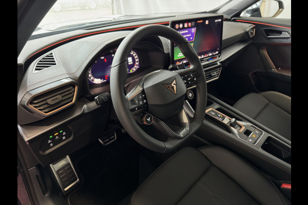 CUPRA Formentor 1.5 TSI 150 PK BENZINE CAMERA STOEL/STUUR ELEK.KLEP VERW. LED LEER CARPLAY ZWARTE.HEMEL 08/2024