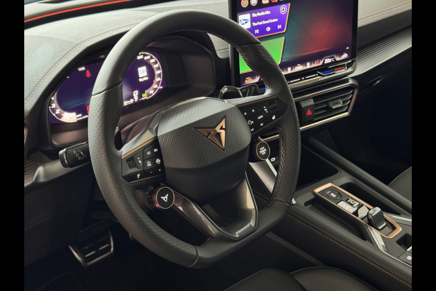 CUPRA Formentor 1.5 TSI 150 PK BENZINE CAMERA STOEL/STUUR ELEK.KLEP VERW. LED LEER CARPLAY ZWARTE.HEMEL 08/2024