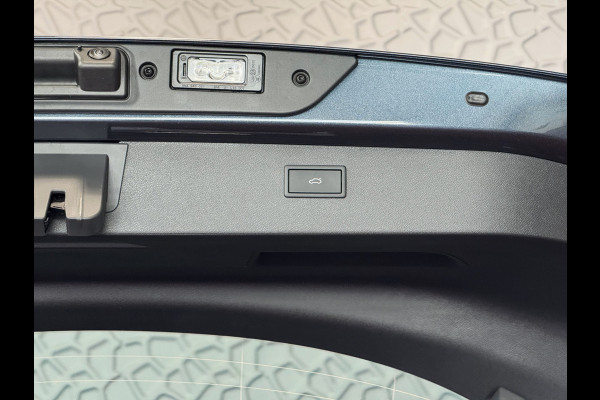 CUPRA Formentor 1.5 TSI 150 PK BENZINE CAMERA STOEL/STUUR ELEK.KLEP VERW. LED LEER CARPLAY ZWARTE.HEMEL 08/2024