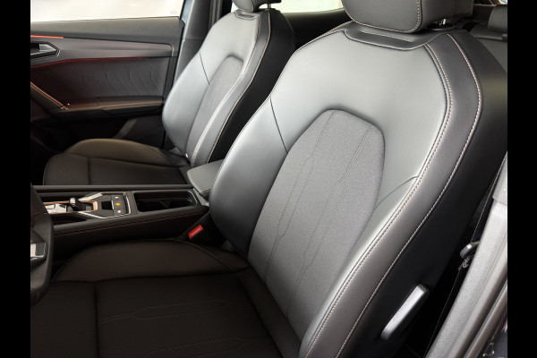 CUPRA Formentor 1.5 TSI 150 PK BENZINE CAMERA STOEL/STUUR ELEK.KLEP VERW. LED LEER CARPLAY ZWARTE.HEMEL 08/2024