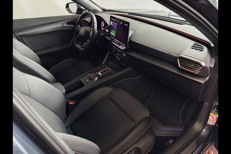 CUPRA Formentor 1.5 TSI 150 PK BENZINE CAMERA STOEL/STUUR ELEK.KLEP VERW. LED LEER CARPLAY ZWARTE.HEMEL 08/2024