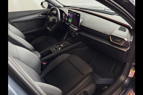 CUPRA Formentor 1.5 TSI 150 PK BENZINE CAMERA STOEL/STUUR ELEK.KLEP VERW. LED LEER CARPLAY ZWARTE.HEMEL 08/2024