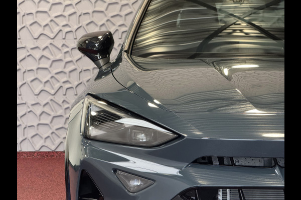 CUPRA Formentor 1.5 TSI 150 PK BENZINE CAMERA STOEL/STUUR ELEK.KLEP VERW. LED LEER CARPLAY ZWARTE.HEMEL 08/2024