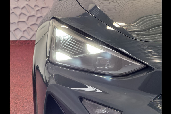 CUPRA Formentor 1.5 TSI 150 PK BENZINE CAMERA STOEL/STUUR ELEK.KLEP VERW. LED LEER CARPLAY ZWARTE.HEMEL 08/2024