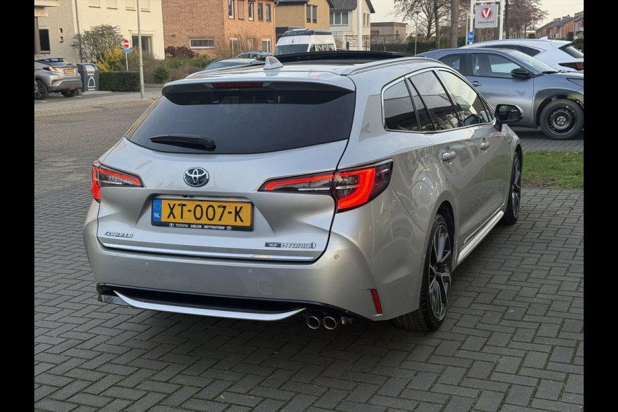 Toyota Corolla Touring Sports 2.0 Hybrid Premium | Panoramadak, JBL, Dodehoekherkenning, Parkeersensoren, Elektrische achterklep, 18 inch